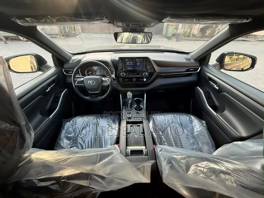 Toyota Highlander XSE 2022 Gray
