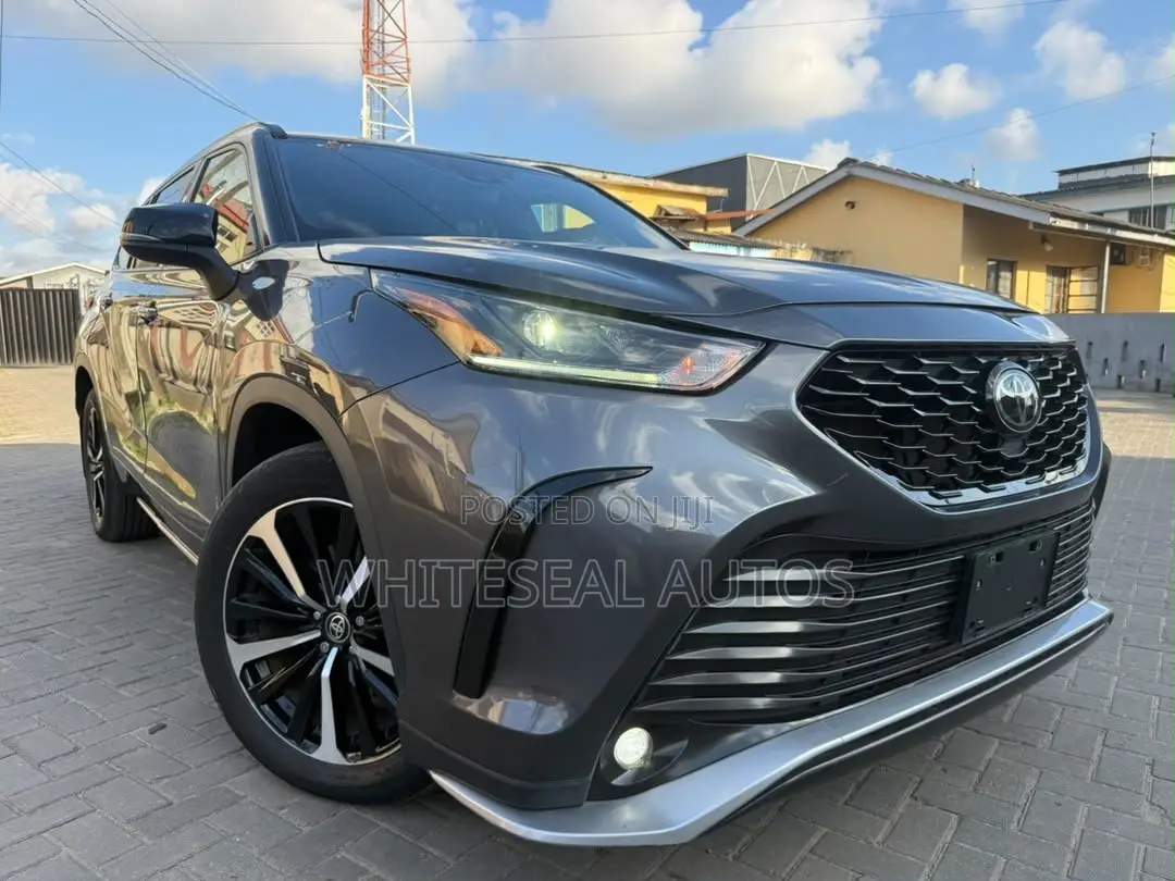 Toyota Highlander XSE 2022 Gray