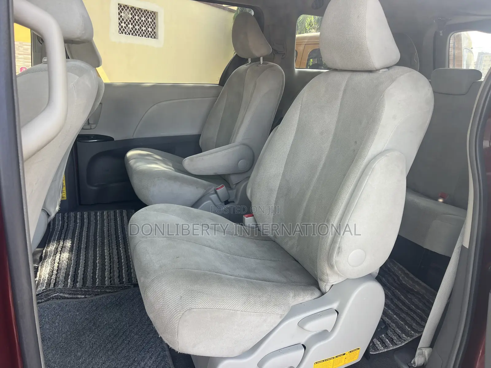 Toyota Sienna LE 8 Passenger 2010 Red