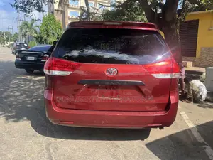 Toyota Sienna LE 8 Passenger 2010 Red