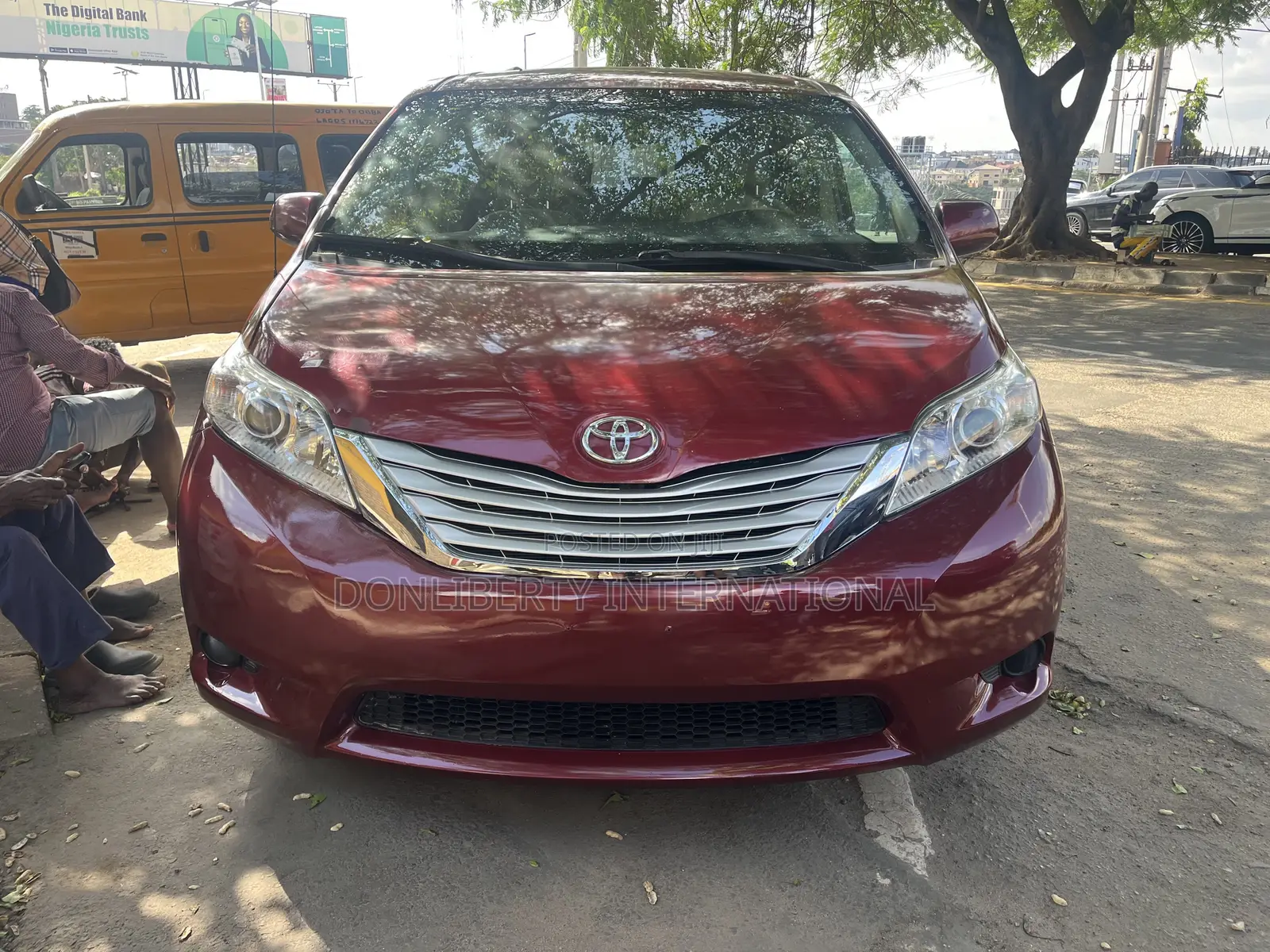 Toyota Sienna LE 8 Passenger 2010 Red