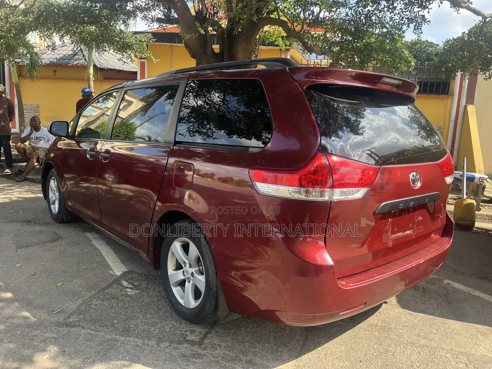 Toyota Sienna LE 8 Passenger 2010 Red
