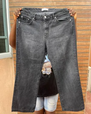 Boyfriend Jeans - Grade a - Retail - Bale Available