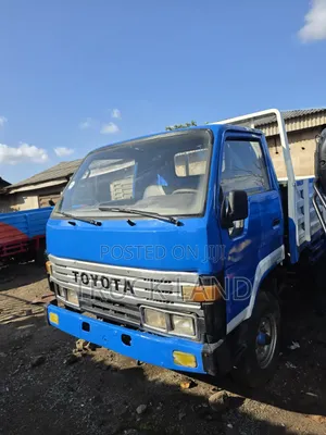 Toyota Dyna 200 Six Tyres Registered