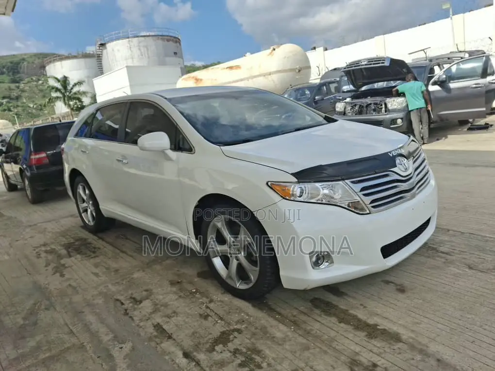 Toyota Avanza 2009 White