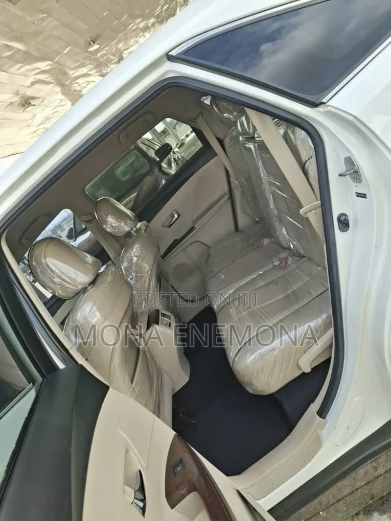 Toyota Avanza 2009 White