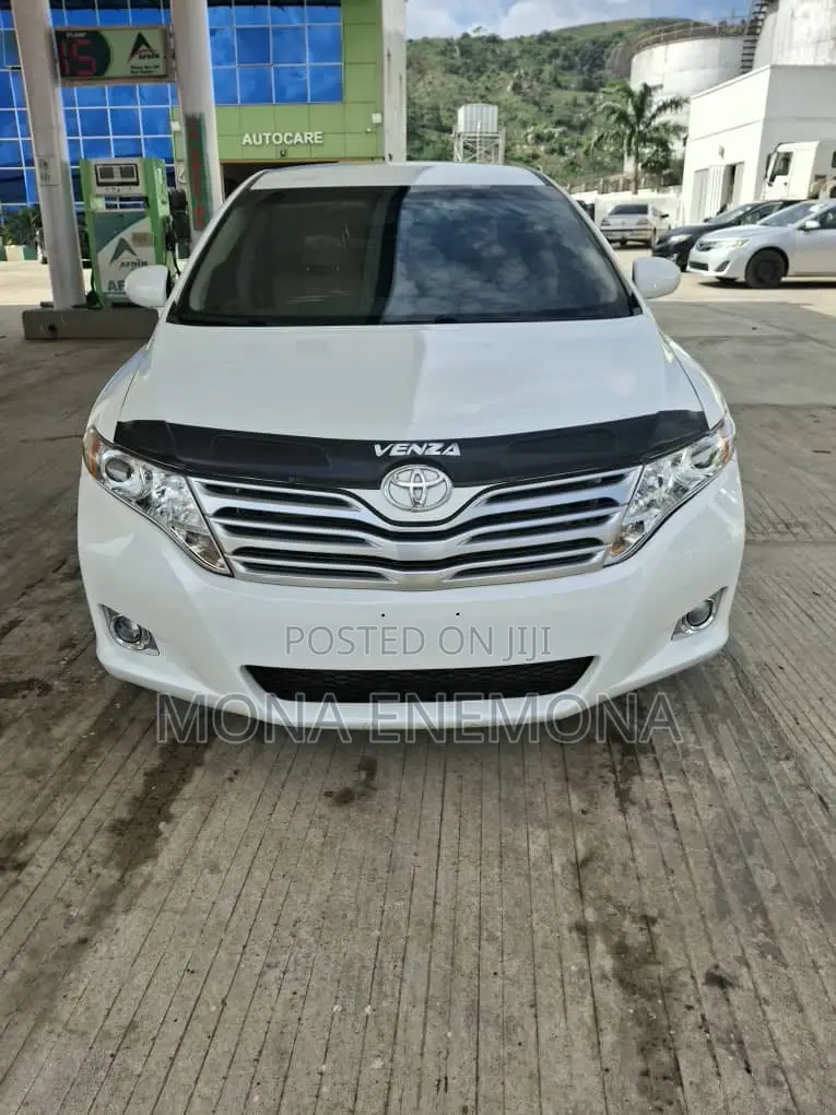 Toyota Avanza 2009 White