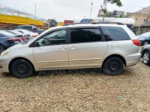 Toyota Sienna 2007 Silver