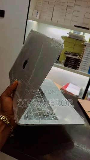 Laptop Apple MacBook Pro 2017 8GB Intel Core i5 SSD 256GB