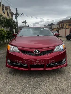 Toyota Camry SE 4dr Sedan (2.5L 4cyl 6A) 2014 Red