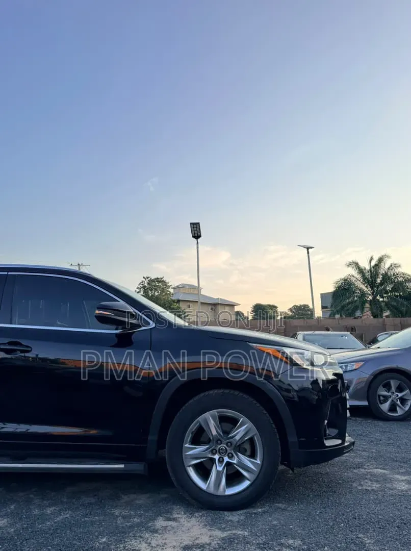 Toyota Highlander 2016 Black