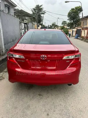 Toyota Camry SE 4dr Sedan (2.5L 4cyl 6A) 2013 Red