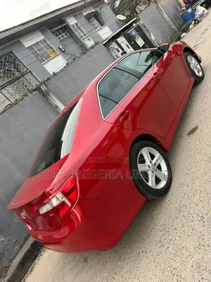 Toyota Camry SE 4dr Sedan (2.5L 4cyl 6A) 2013 Red