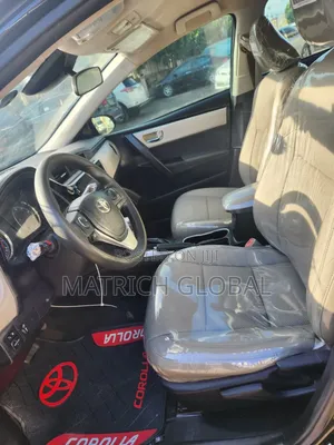 Toyota Corolla LE (1.8L 4cyl 2A) 2018 Black