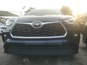 Toyota Highlander XLE 2022 Blue