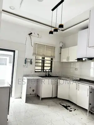 4bdrm Duplex in 2Nd Toll Gate, Chevron for rent