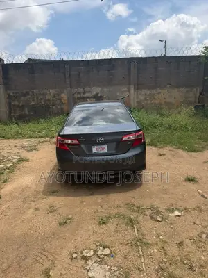 Toyota Camry LE 4dr Sedan (2.5L 4cyl 6A) 2012 Gray