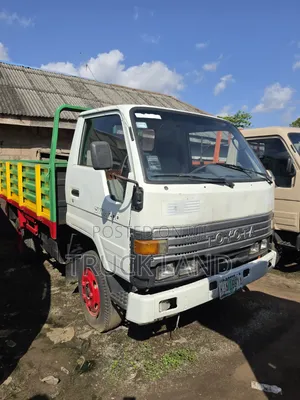 Toyota Dyna 200 Old Model