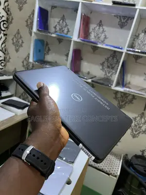 Laptop Dell Latitude 3390 2-in-1 8GB Intel Celeron SSD 128GB