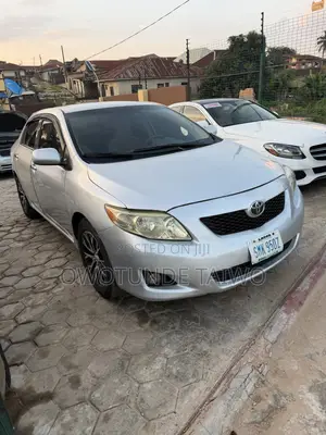 Toyota Corolla 2010 Silver