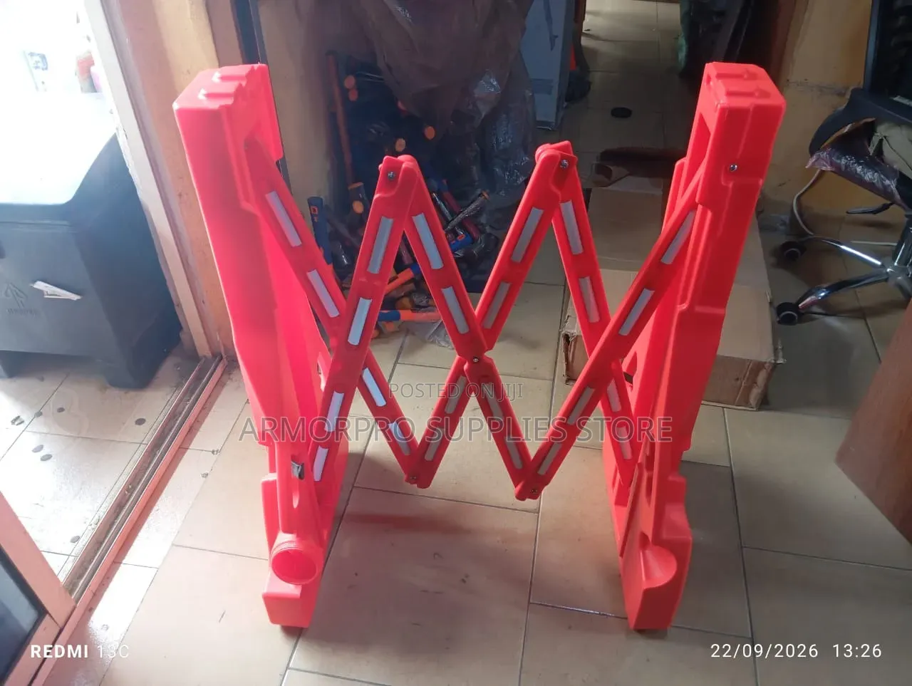 Expandable Mobile Safety Barrier