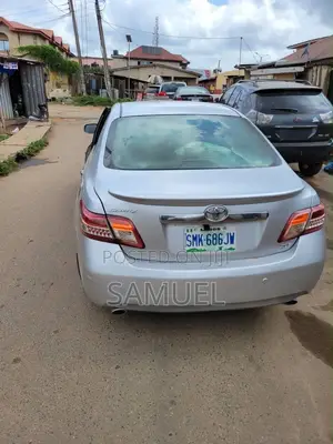 Toyota Camry 2010 Silver