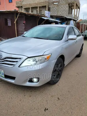 Toyota Camry 2010 Silver