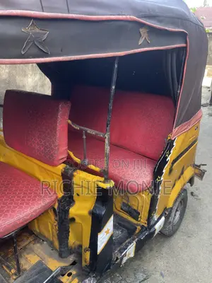 TVS King Deluxe Plus iTouch Start 2023 Yellow