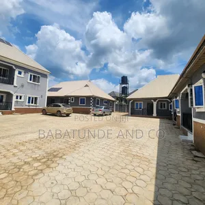 3bdrm Block of Flats in Harmony Quaters, Akobo for sale