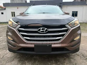Hyundai Tucson Value AWD 2017 Gold