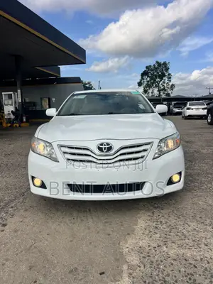Toyota Camry XLE V6 4dr Sedan (3.5L 6cyl 6A) 2011 White