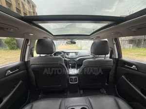 Hyundai Tucson Value AWD 2017 Gold
