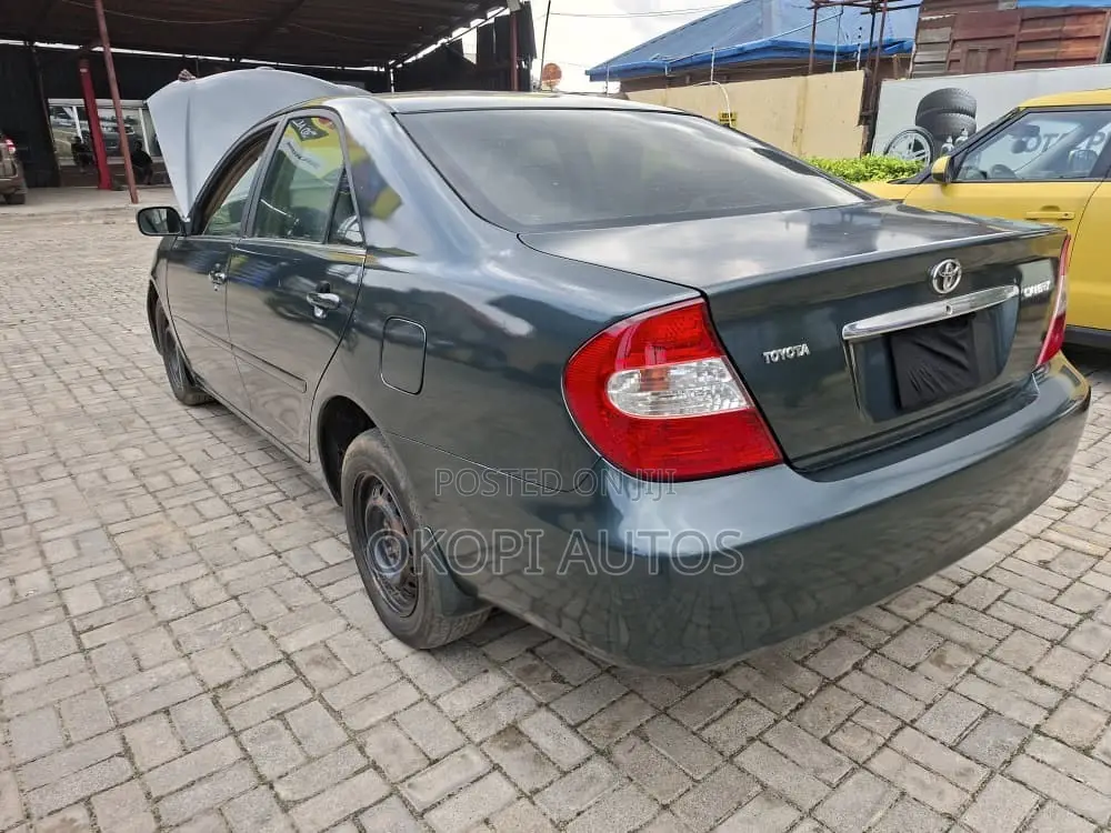Toyota Camry 2004 Blue