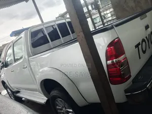 Toyota Hilux 2015 White
