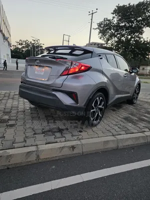 Toyota C-HR XLE Prermium FWD (2.0L 4cyl 2AM) 2018 Silver