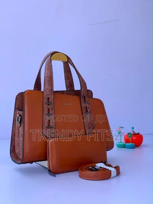 Textured Handle Leather Handbag With Wallet & Shoulder Strap |