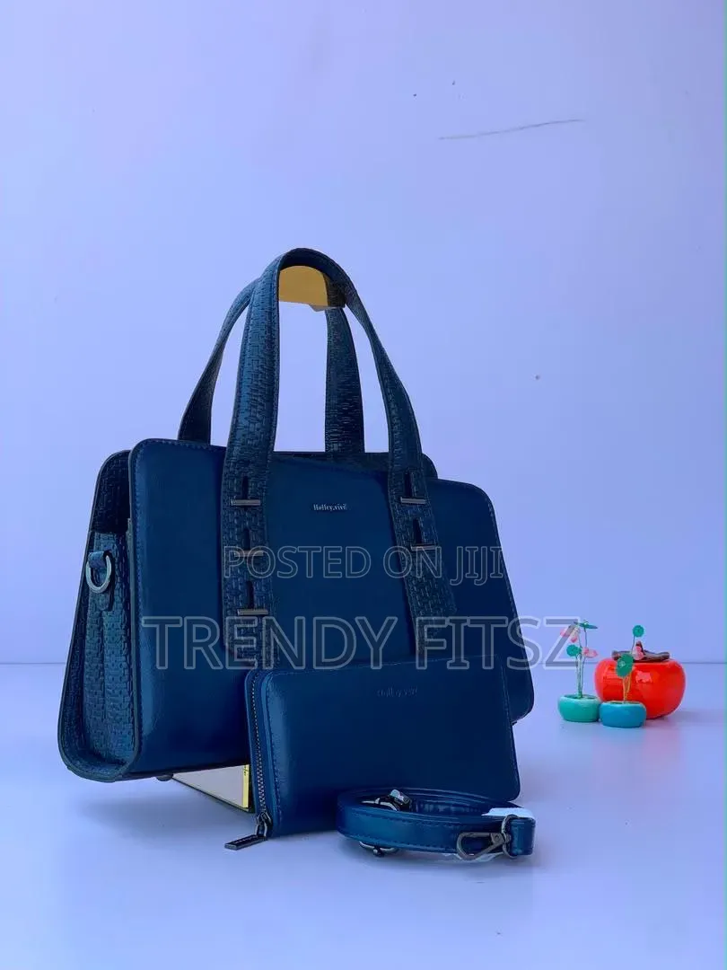 Textured Handle Leather Handbag With Wallet & Shoulder Strap |