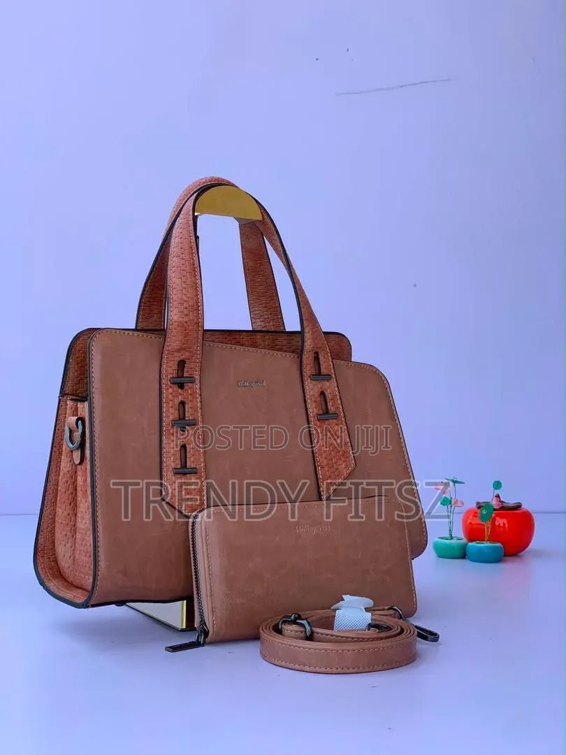 Textured Handle Leather Handbag With Wallet & Shoulder Strap |