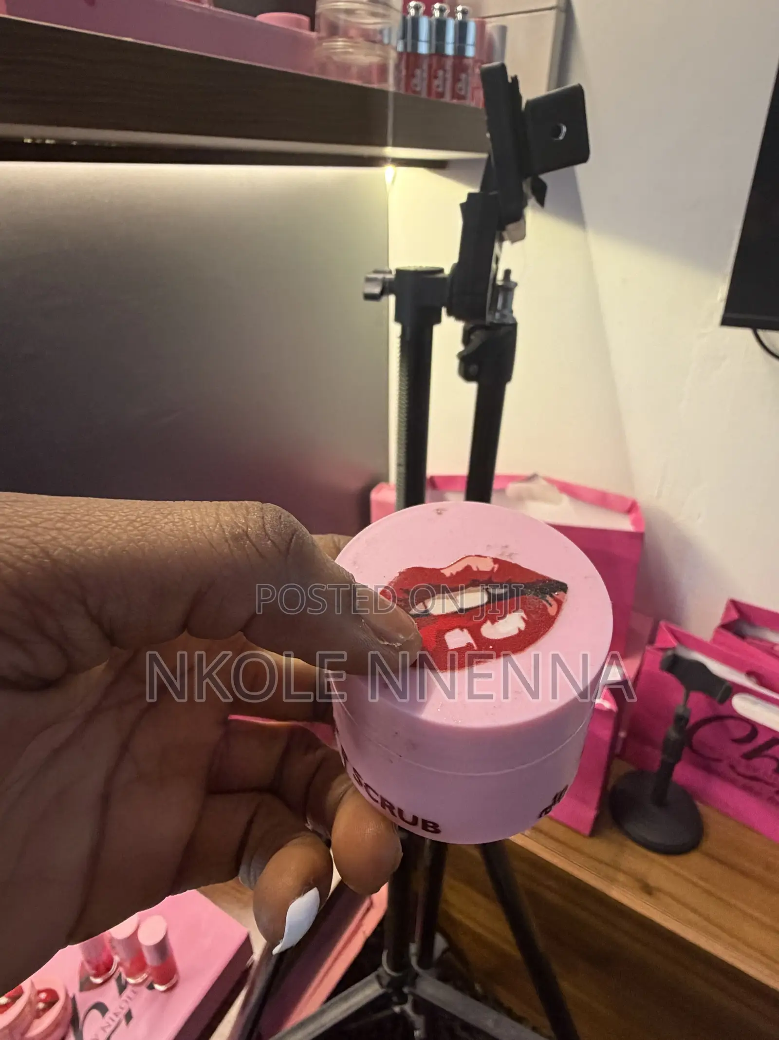 Shinny Pigmented Lipglosses Lipliners Mask Etc