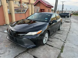 Toyota Camry XLE (2.5L 4cyl 8A) 2019 Black