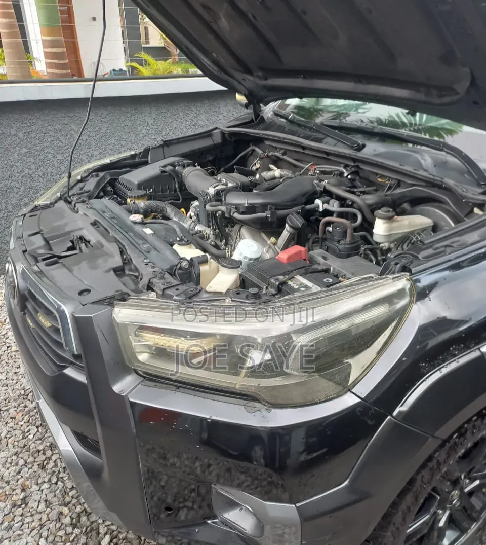 Toyota Hilux 2022 Black