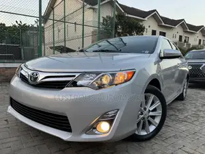 Toyota Camry XLE V6 4dr Sedan (3.5L 6cyl 6A) 2012 Silver