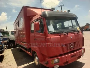 Mercedes Benz 814 Truck (Foreign Used) .