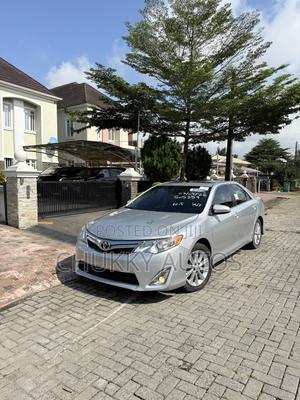 Toyota Camry XLE V6 4dr Sedan (3.5L 6cyl 6A) 2013 Silver