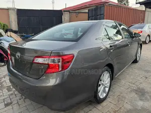 Toyota Camry LE 4dr Sedan (2.5L 4cyl 6A) 2014 Gray