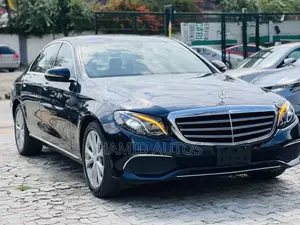 Mercedes-Benz E300 2017 Blue