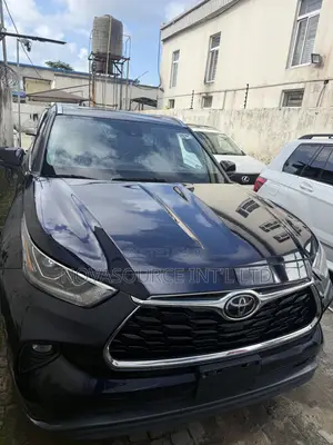 Toyota Highlander 2021 Blue