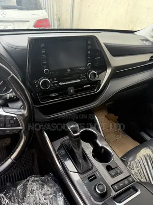 Toyota Highlander 2021 Blue