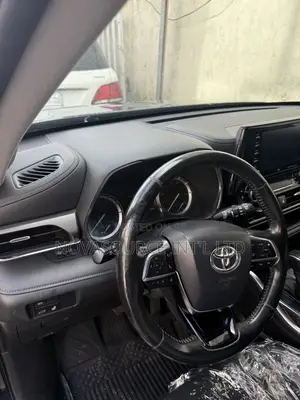 Toyota Highlander 2021 Blue