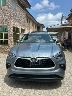 Toyota Highlander XLE 2022 Gray